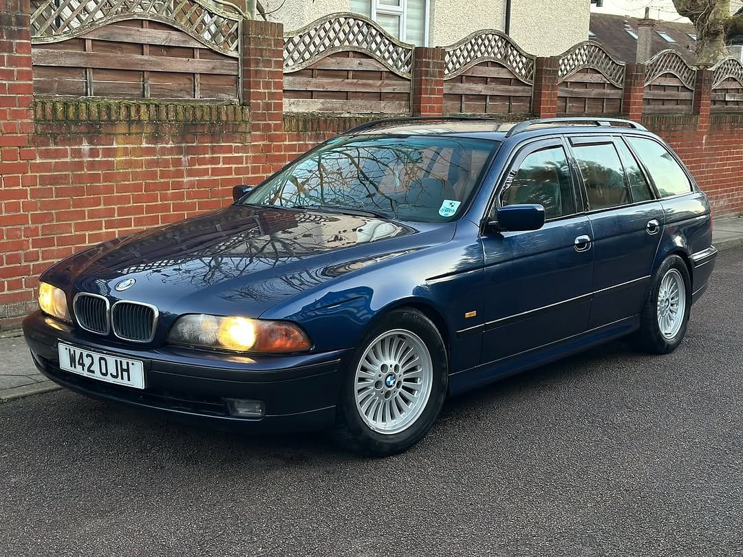 2000 BMW 5 Series 523i (E39)